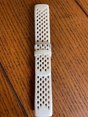 FITBIT Charge 5 Sport Band Size Small in Frost White Works with Charge 6